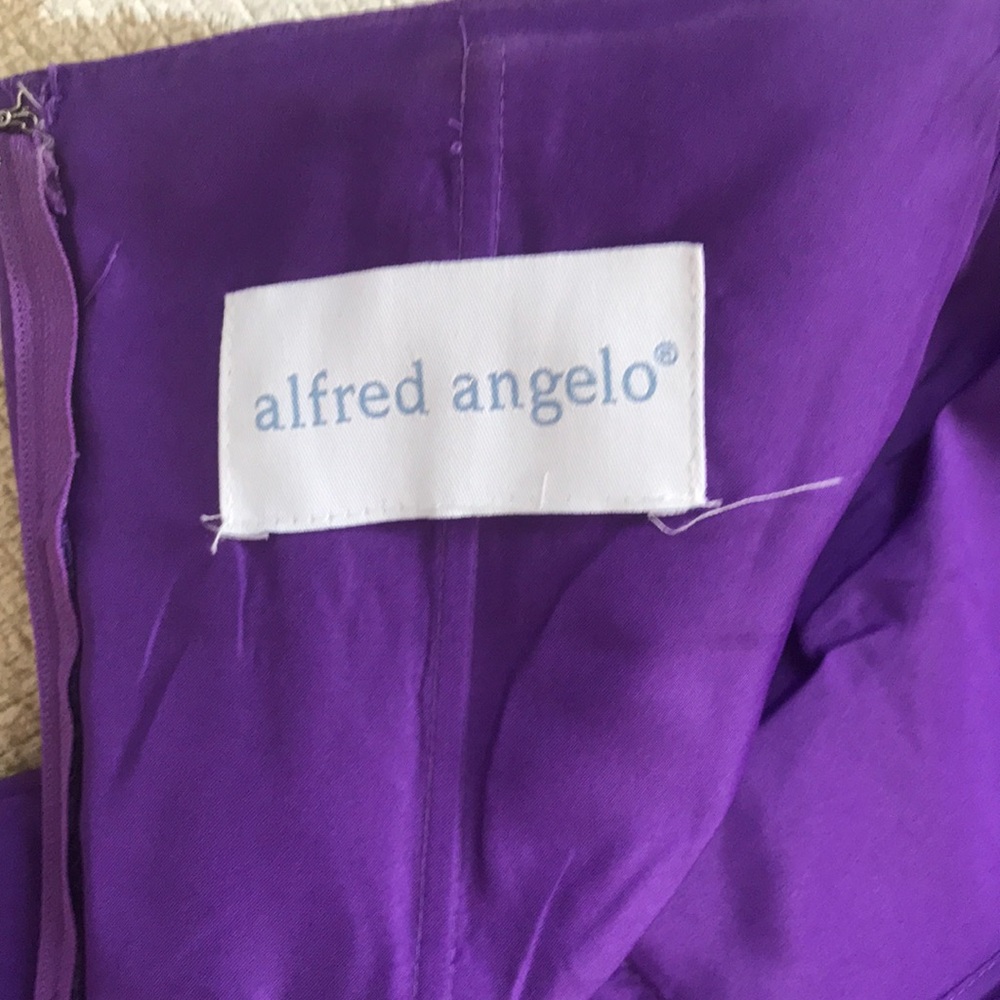 Alfred Angelo size 2 purple with royal blue sash - Picture 3 of 3